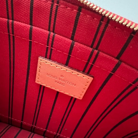 Louis Vuitton Monogram Neverfull Pouchette - Authentic! - Picture 4 of 8